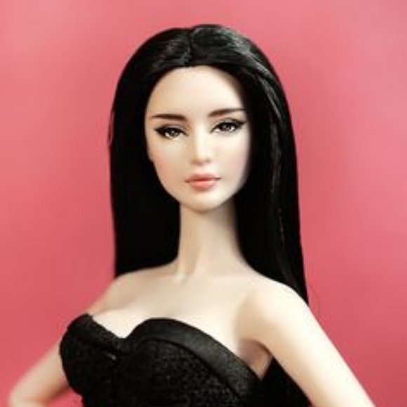 Meet your Posher, Suzy - Picture 1 of 1